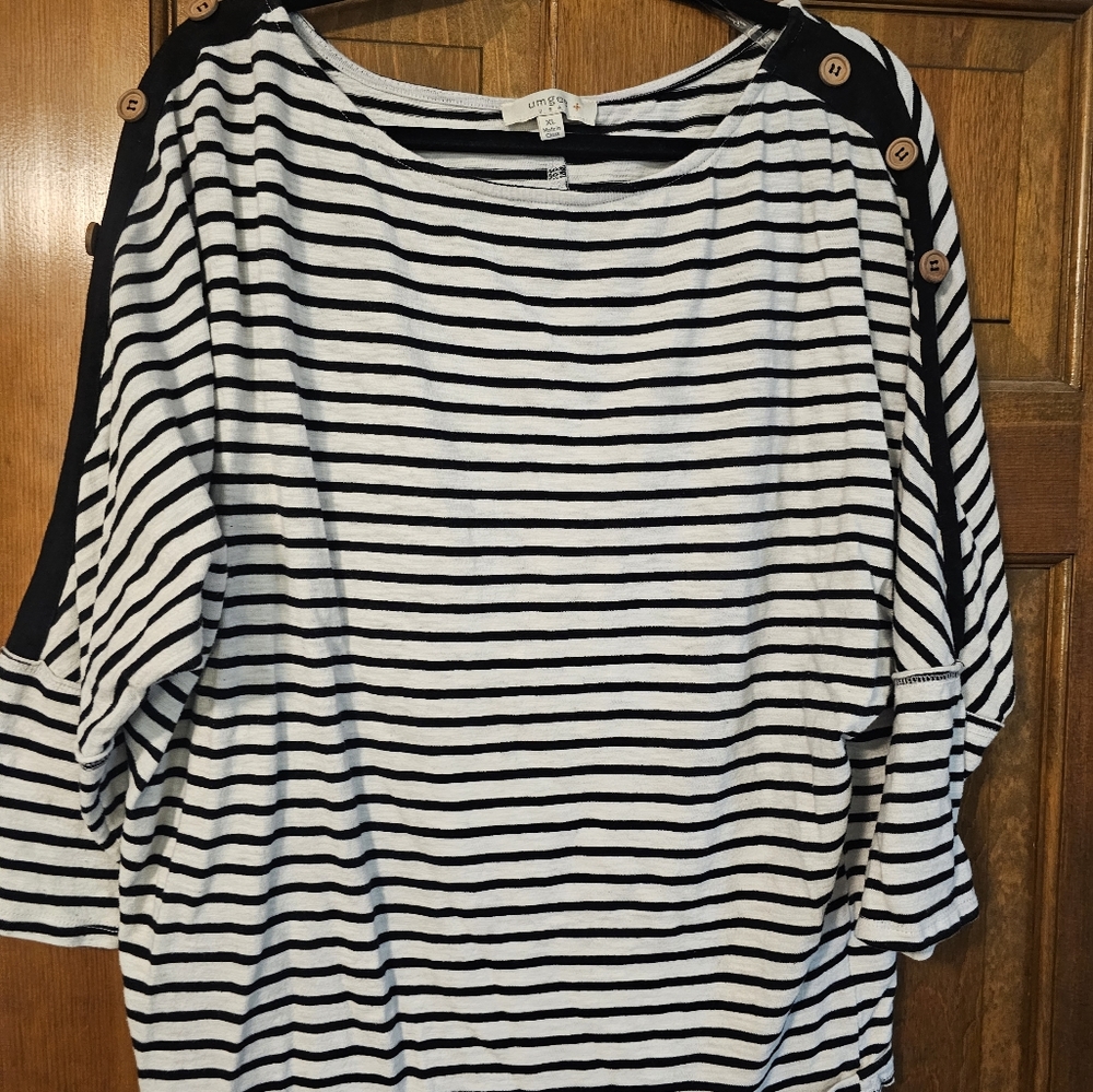 Umgee boutique black and white striped top with button detail XL